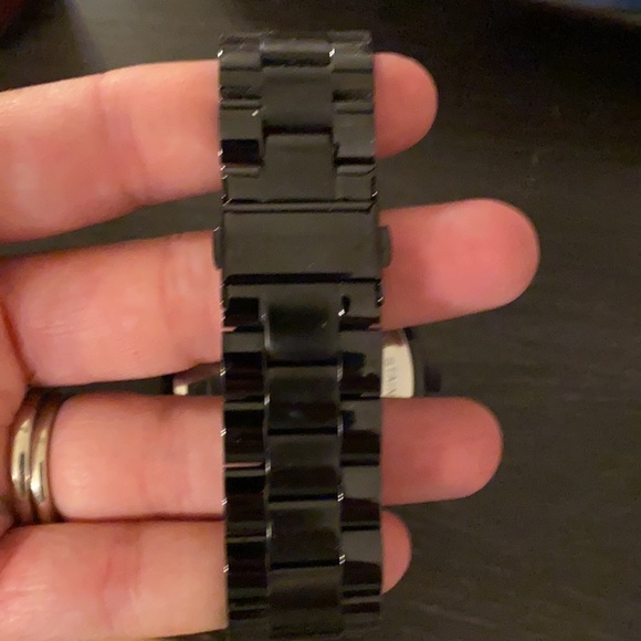 Michael Kors black watch - Picture 3 of 4